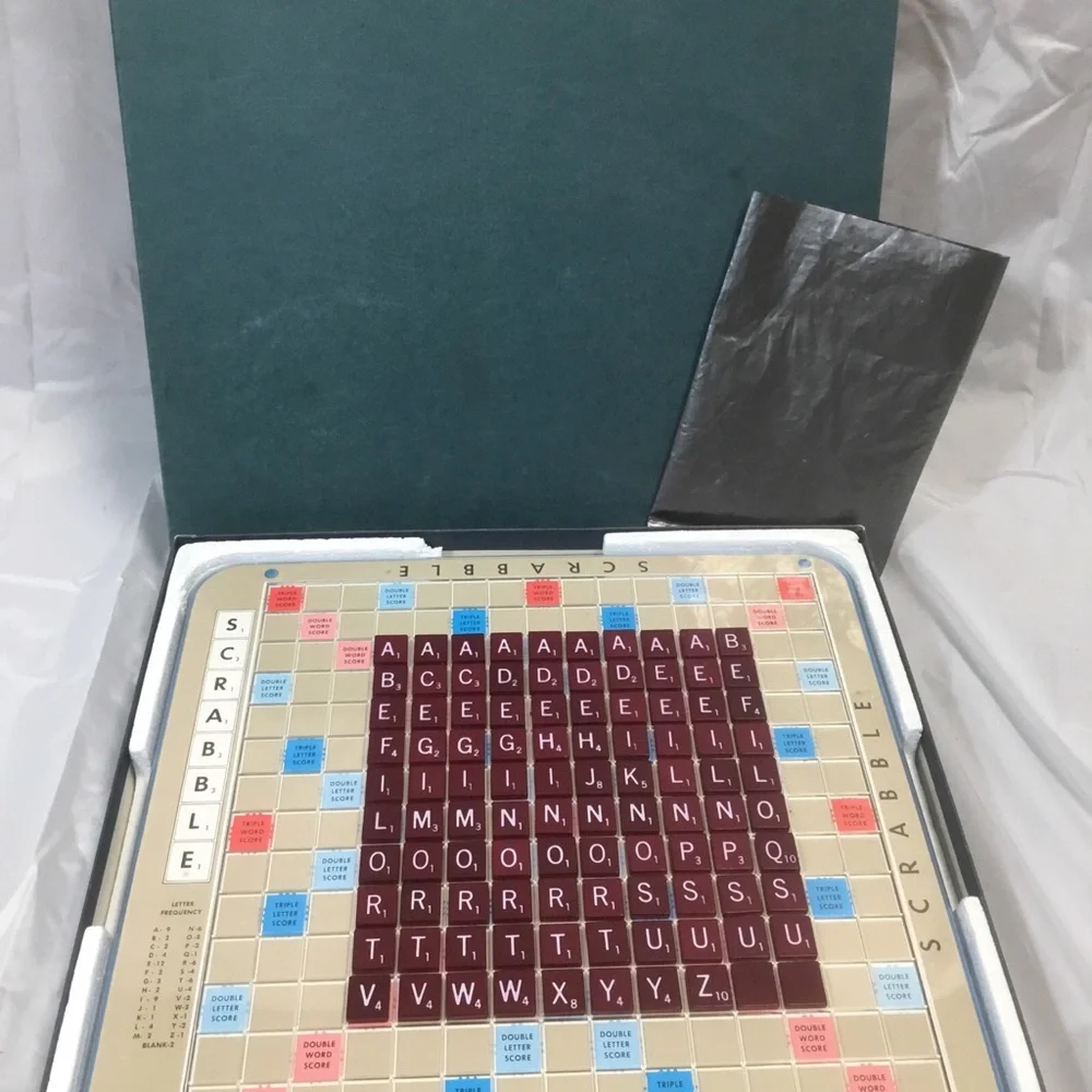 VTG Scrabble Set Deluxe Edition Selchow Righter COMPLETE Burgundy Tiles WRITING